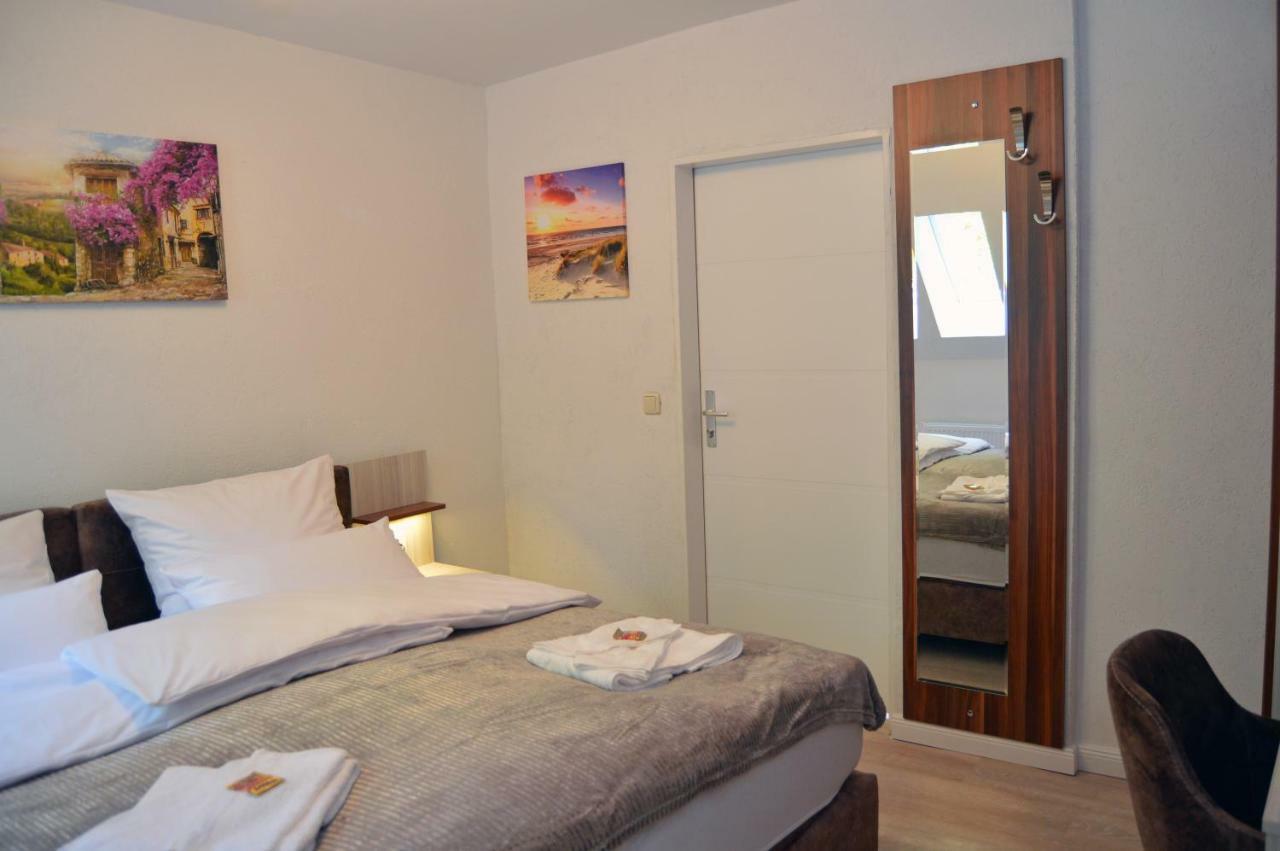 Hotel Ambiente Soltau Esterno foto